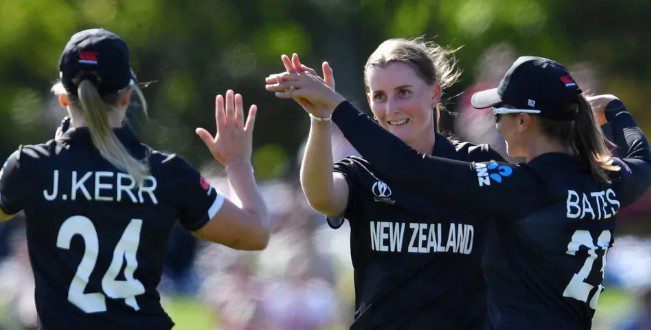 रोजमैरी मेयर, ब्रुक हॉलिडे की न्यूजीलैंड टीम में वापसी