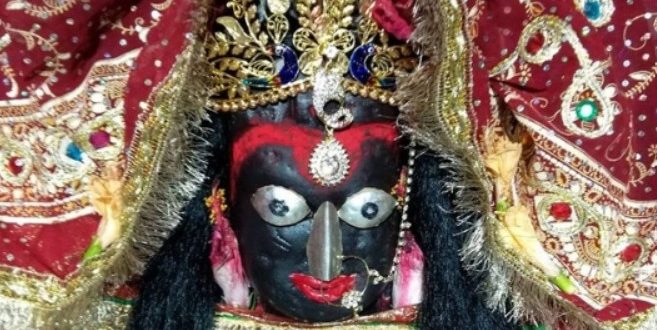 Manikeshwari bhagwati Chattar Jatra ओडिशा में महाष्टमी पर छतर यात्रा के दौरान सैकड़ों जानवरों की बलि